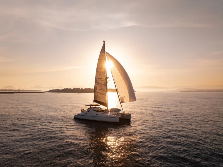 Verhuur Catamaran Fountaine Pajot met vaarbewijs