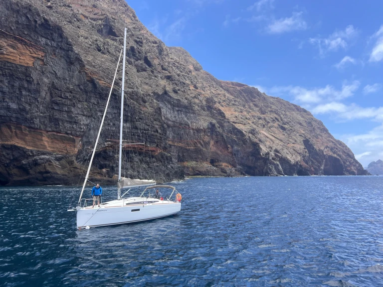 Huur een Jeanneau Sun Odyssey 349 Performance in Porto do Funchal