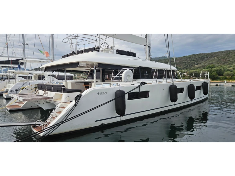 Catamaran te huur in Olbia voor de beste prijs