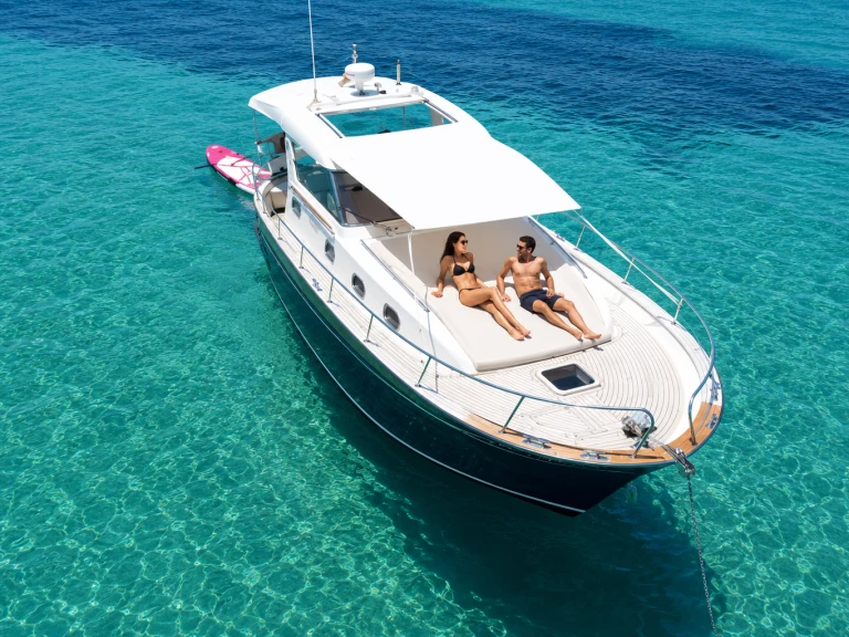 Huur een Apreamare 100 comfort in Mahon Port