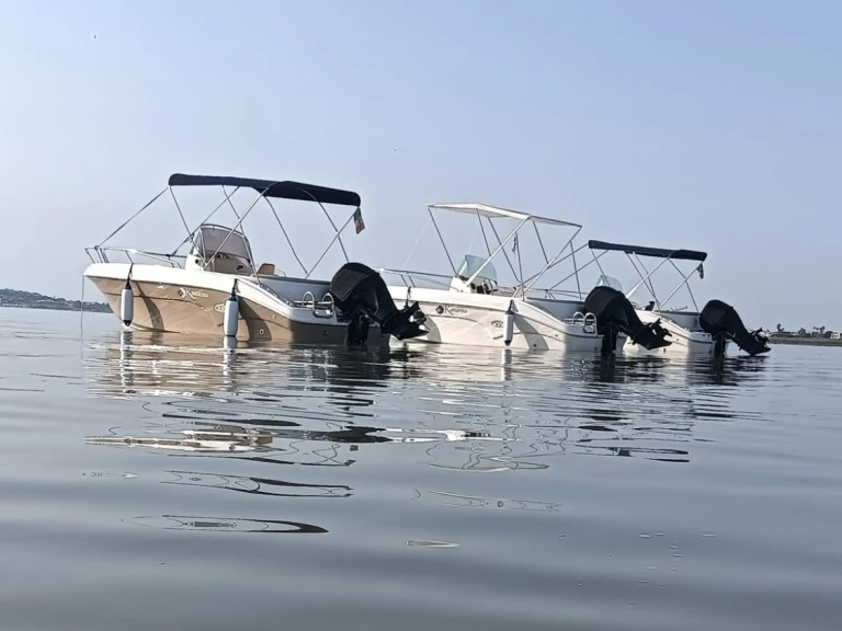 Huur Motorboot met of zonder schipper Kamarina in Siracusa