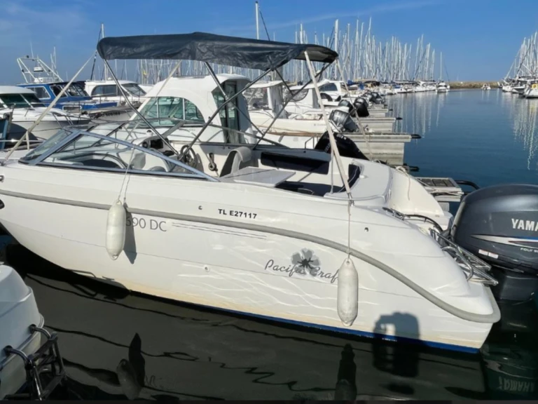 Verhuur Motorboot Pacific Craft met vaarbewijs