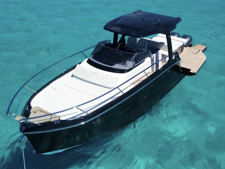 Huur een Idea Marine Idea 100 in Porto Cervo
