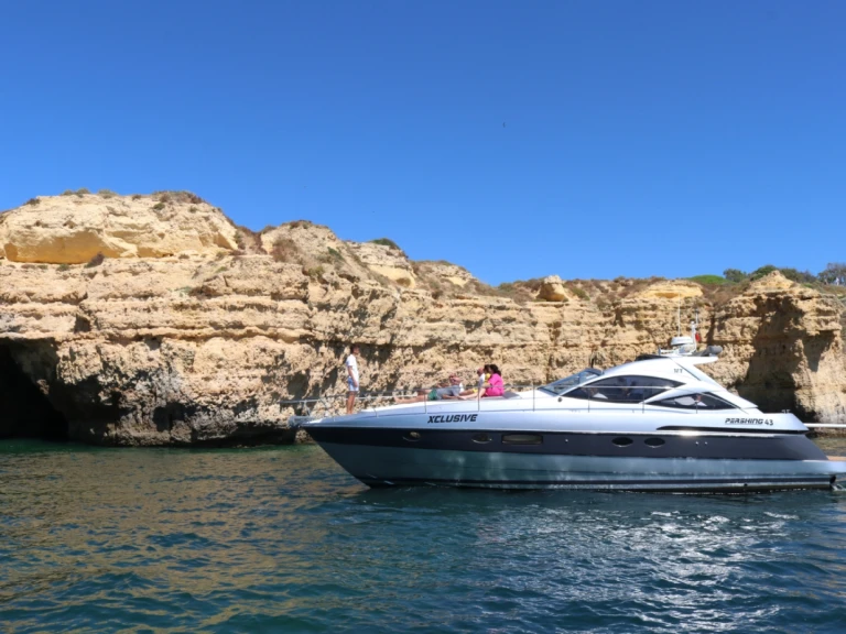 Huur Jacht met of zonder schipper Pershing in Albufeira