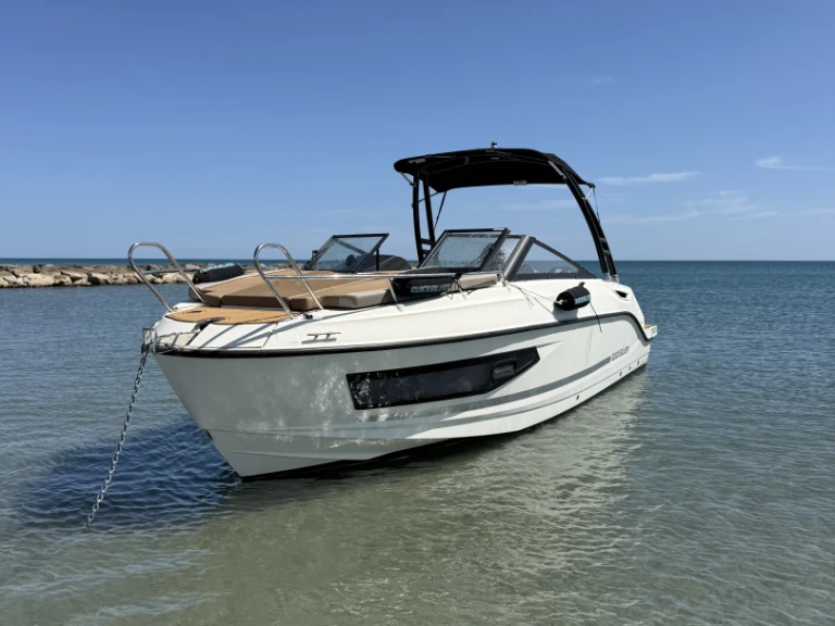 Motorboot te huur in Port-Camargue voor de beste prijs