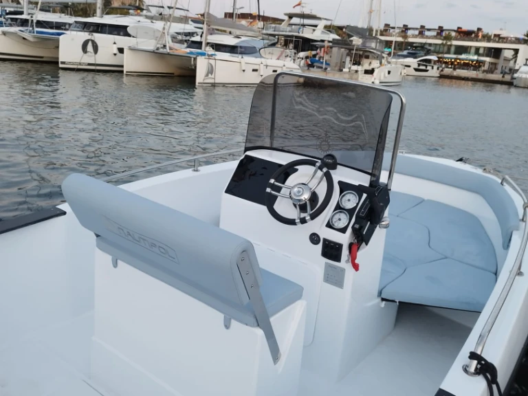 Huur Motorboot met of zonder schipper Nautipol in Spanje