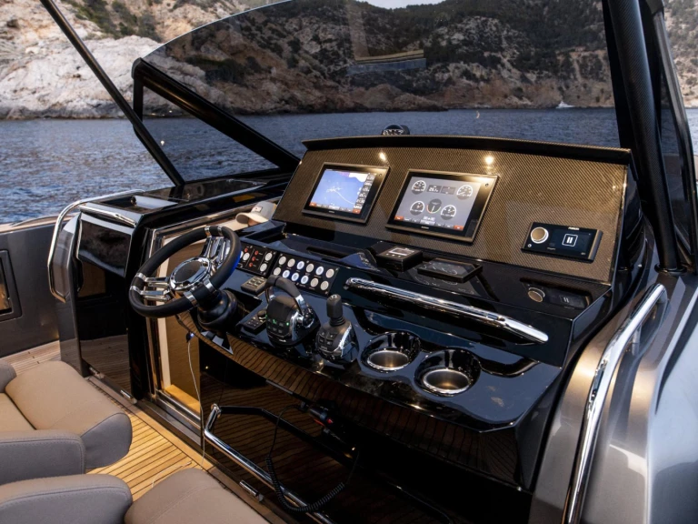 Huur een Pardo Yachts Pardo 50 in Mandelieu-la-Napoule