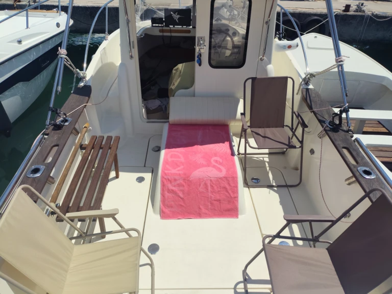 Huur een Quicksilver Arvor 215 AS in Bar