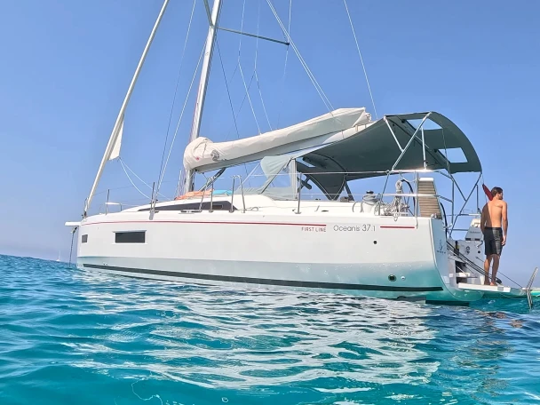 Verhuur Zeilboot in Palma de Mallorca - Oceanis 37.1 firts line