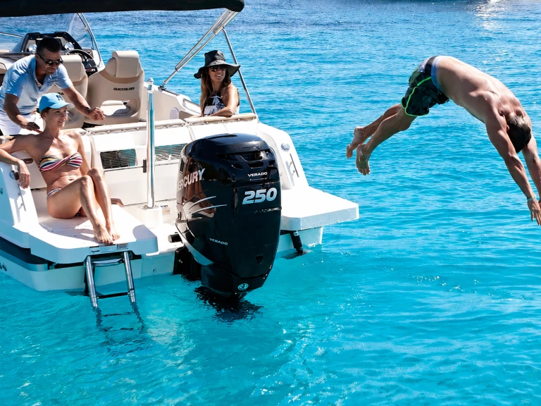 Bootverhuur Quicksilver Activ 755 Sundeck in Mahon Port via SamBoat