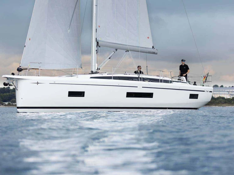 Zeilboot te huur in Gouviá voor de beste prijs