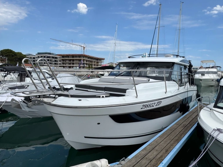 Huur Motorboot met of zonder schipper Jeanneau in Zadar
