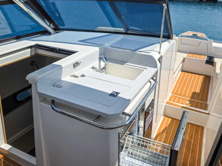 Verhuur Motorboot Aquila met vaarbewijs