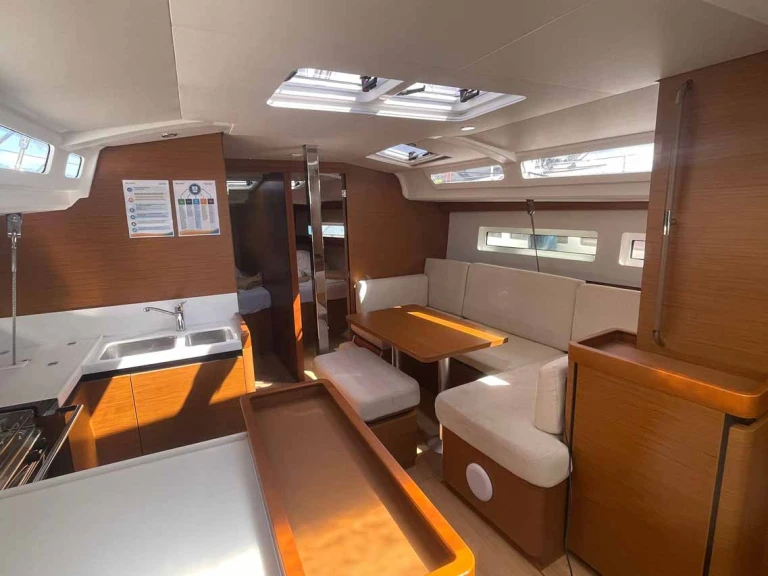 Huur een Jeanneau Sun Odyssey 440 in Palma de Mallorca