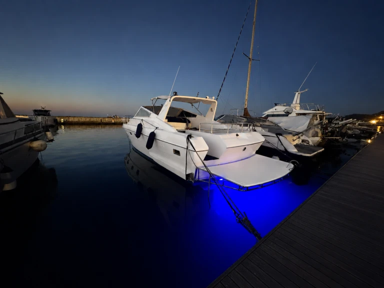Huur Motorboot met of zonder schipper Mochi Craft in Ischia