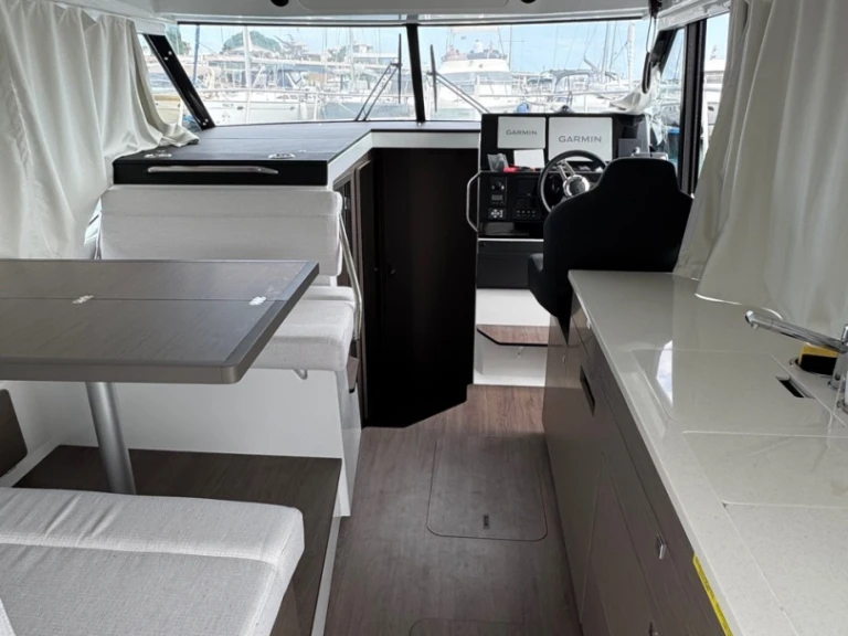 Huur Motorboot met of zonder schipper Jeanneau in Zadar