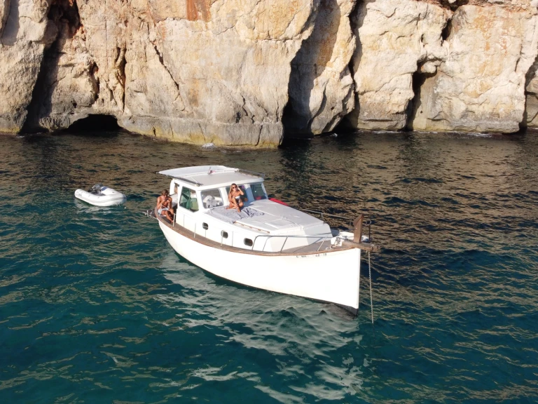 Huur Motorboot met of zonder schipper Menorquin in Cala Galdana