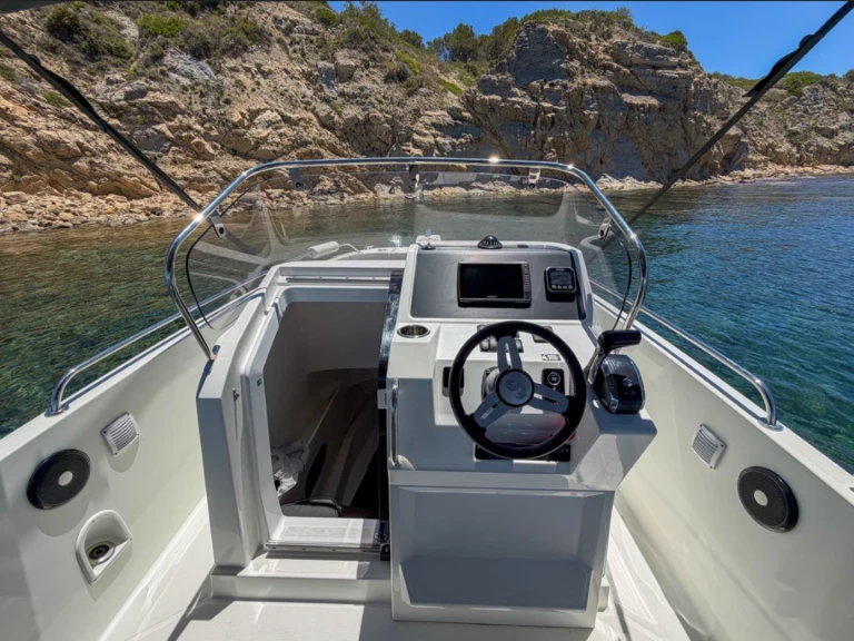 Verhuur Motorboot Bénéteau met vaarbewijs