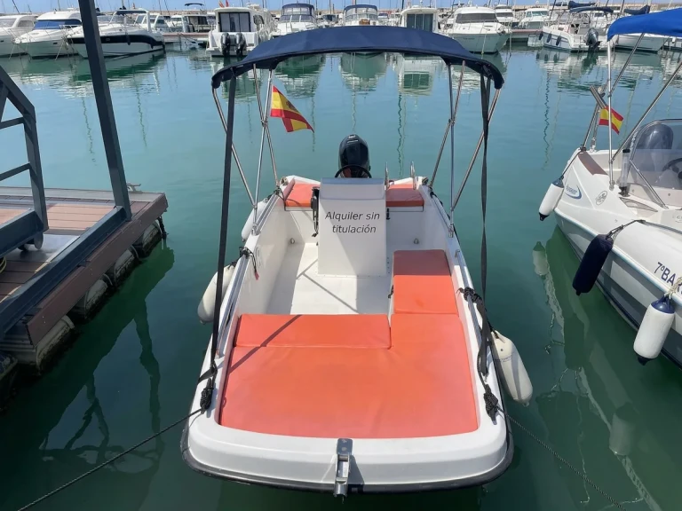 Motorboot te huur in Club Nàutic Cambrils voor de beste prijs