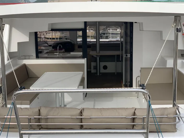 Catamaran te huur in Ajaccio voor de beste prijs