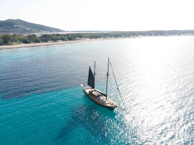 Huur een MEHMET GOLETTA  in Ibiza Town