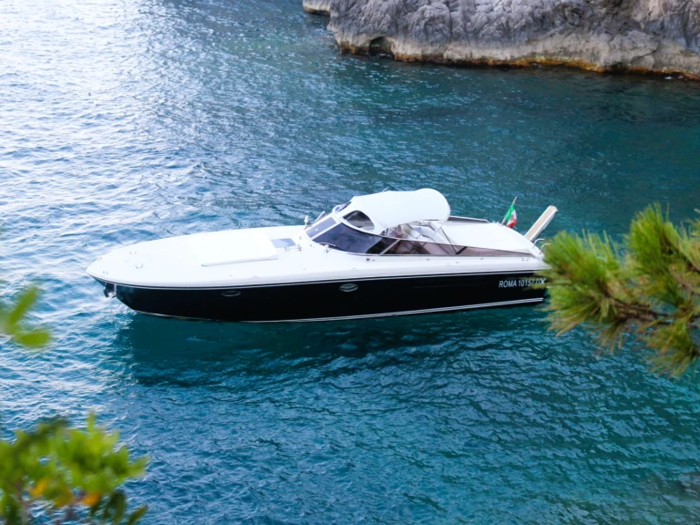 Verhuur Motorboot Itama met vaarbewijs