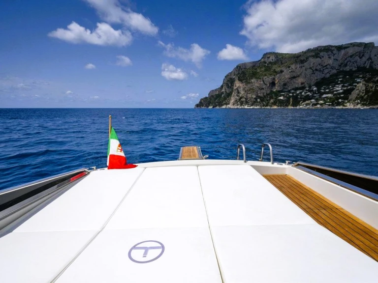 Motorboot te huur in Capri voor de beste prijs
