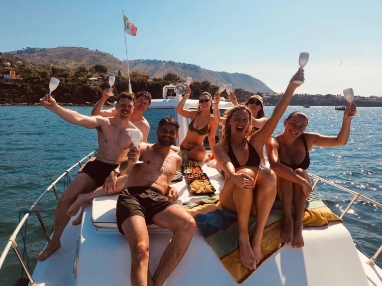 Huur een aztec Crestline in Cefalù