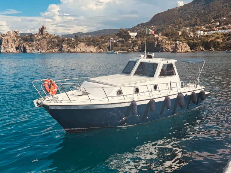Bootverhuur aztec Crestline in Cefalù via SamBoat