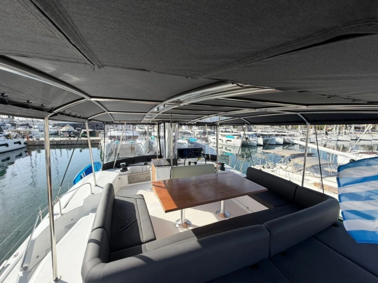 Huur een Bali Bali 5.2 in Álimos