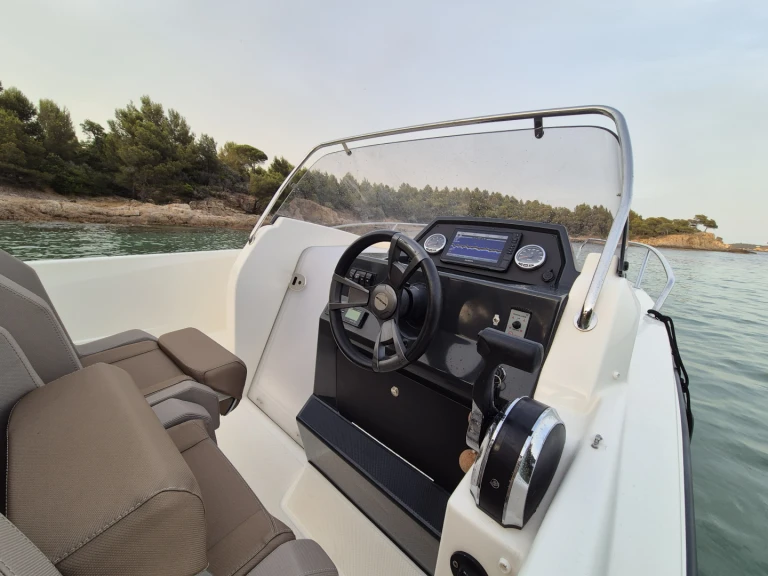 Motorboot te huur in La Londe-les-Maures voor de beste prijs
