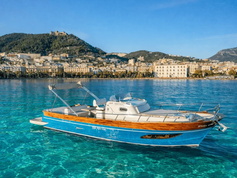 Bootverhuur Fratelli di Micco Gozzo Campano Sport Cruiser in Salerno via SamBoat