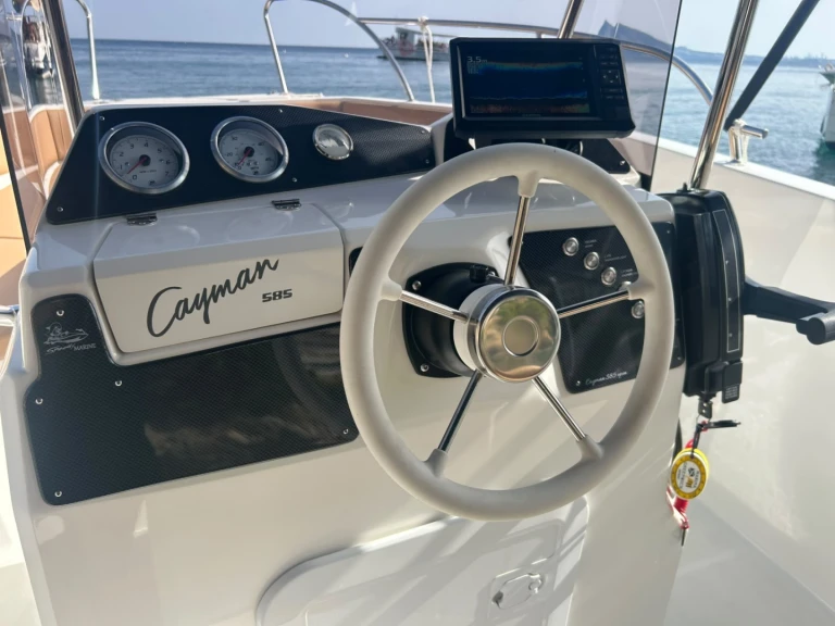 Jachthuur in Marina Greenwich - Motor yacht Caymam 585 via SamBoat