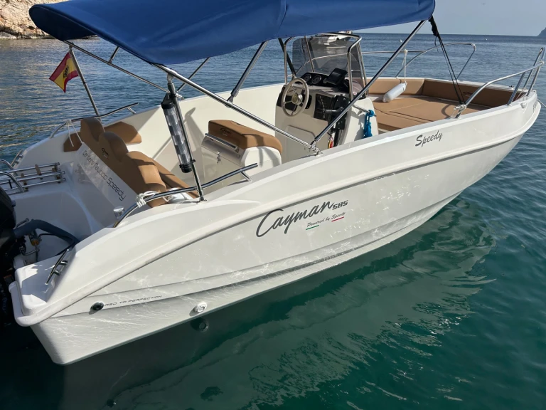 Huur een Motor yacht Caymam 585 in Marina Greenwich