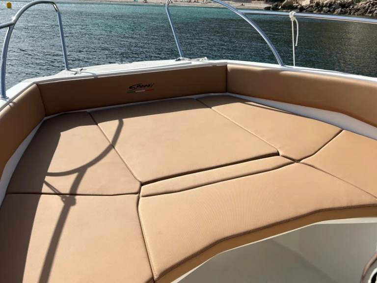 Bootverhuur Marina Greenwich goedkoop Caymam 585