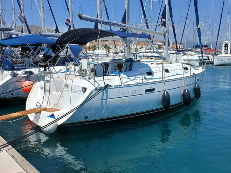 Huur Zeilboot met of zonder schipper Bénéteau in Trogir