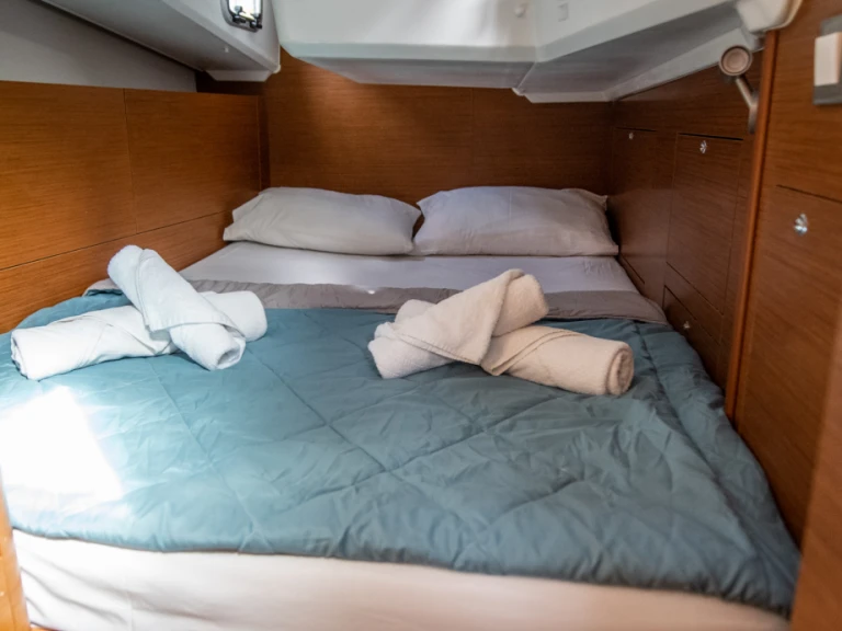 Bootverhuur Jeanneau Sun Odyssey 410 in Nydri via SamBoat
