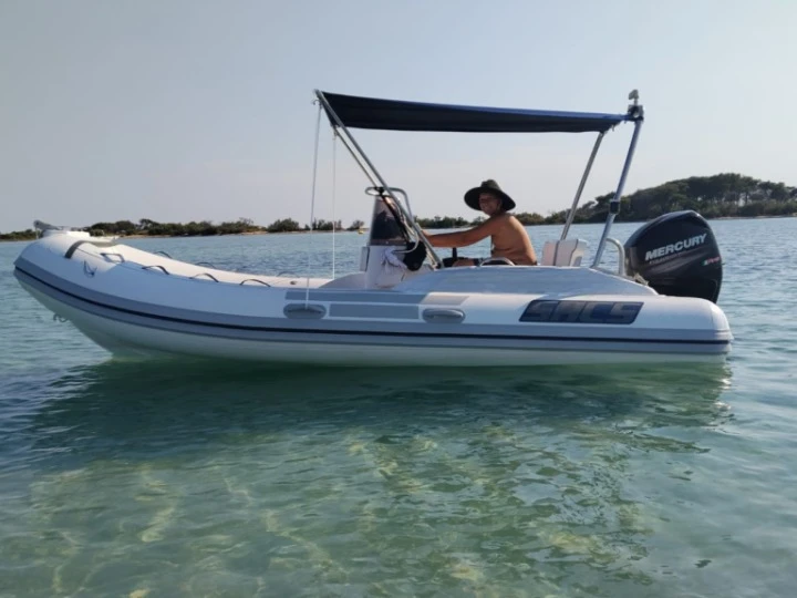 Bootverhuur Porto Cesareo goedkoop Sacs S 490