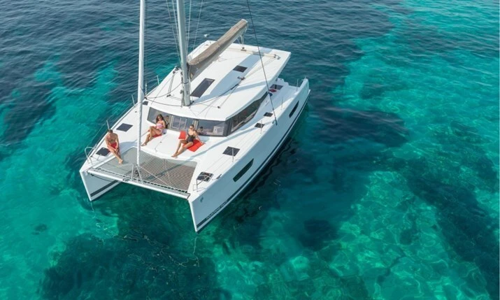 Jachthuur in Villefranche-sur-Mer - Fountaine Pajot Lucia 40 via SamBoat