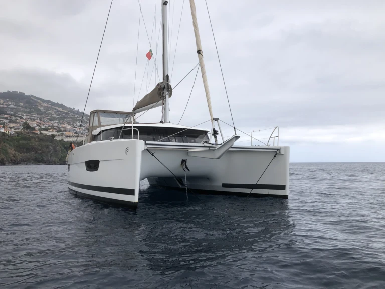 Bootverhuur Fountaine Pajot Lucia 40 in Tivat via SamBoat