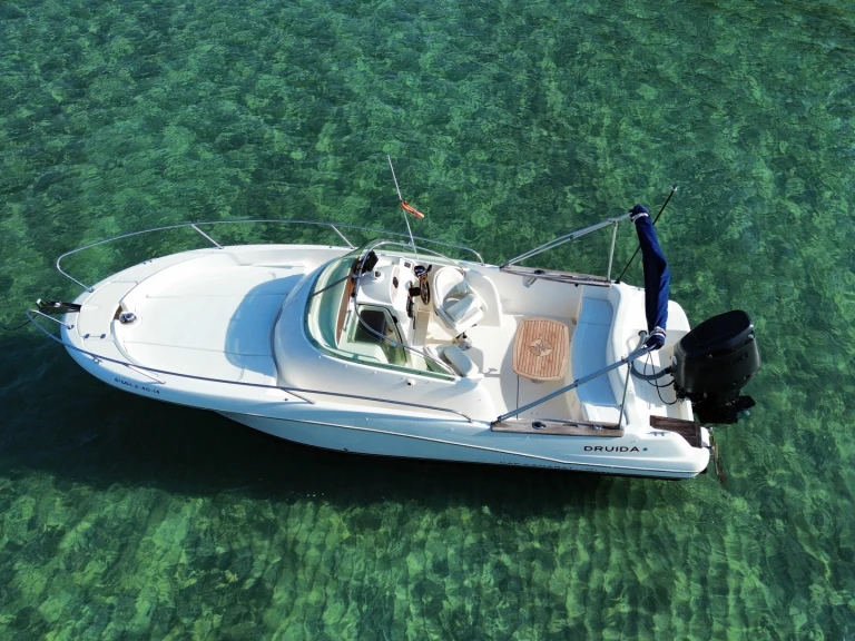 Jachthuur in Port d'Addaia (City) - Jeanneau Cap Camarat 7.5 WA via SamBoat