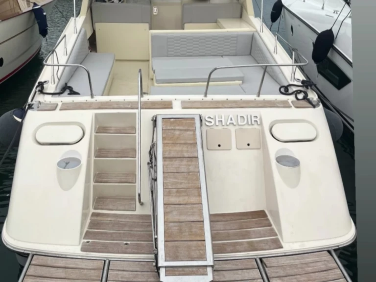 Huur Motorboot met of zonder schipper Riva in Castellammare di Stabia