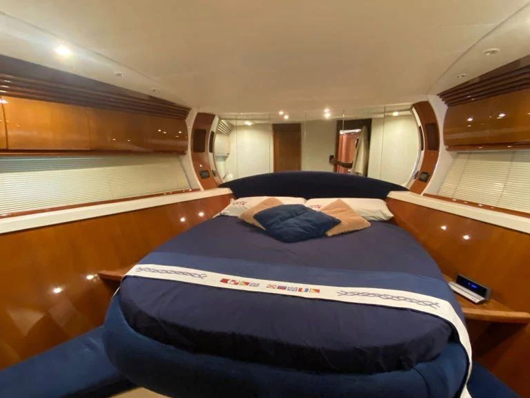 Bootverhuur Castellammare di Stabia goedkoop RIVALE 52