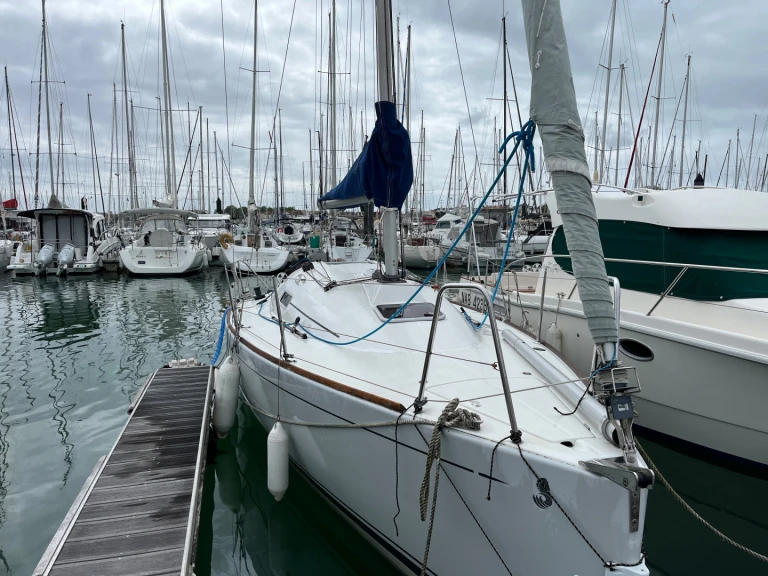 Jachthuur in Les Sables-d'Olonne - Bénéteau First 27.7 via SamBoat