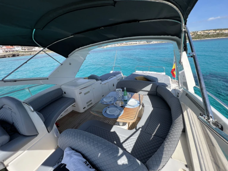 Huur Motorboot met of zonder schipper Fairline in Mahón