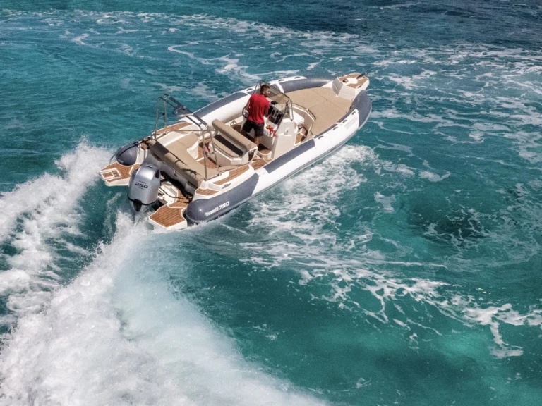 Verhuur RIB in Hvar - Marlin Boat 790 Pro Dynamic