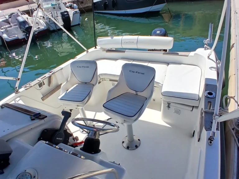 Motorboot te huur in Bormes-les-Mimosas voor de beste prijs