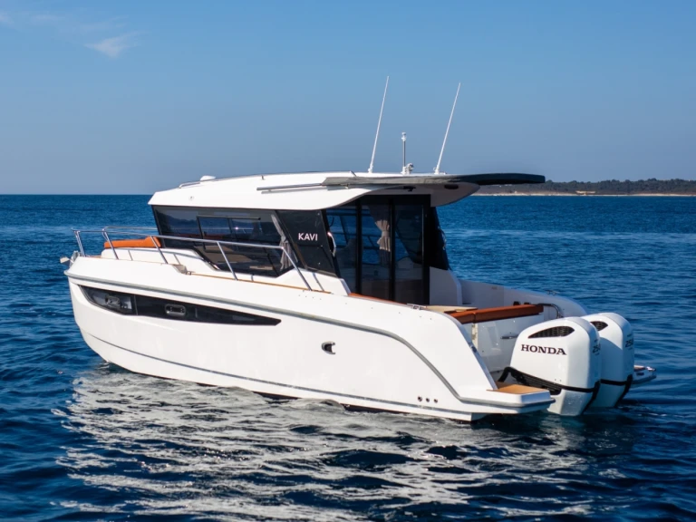 Huur een Advanced Yachts Kavi 9 in Split