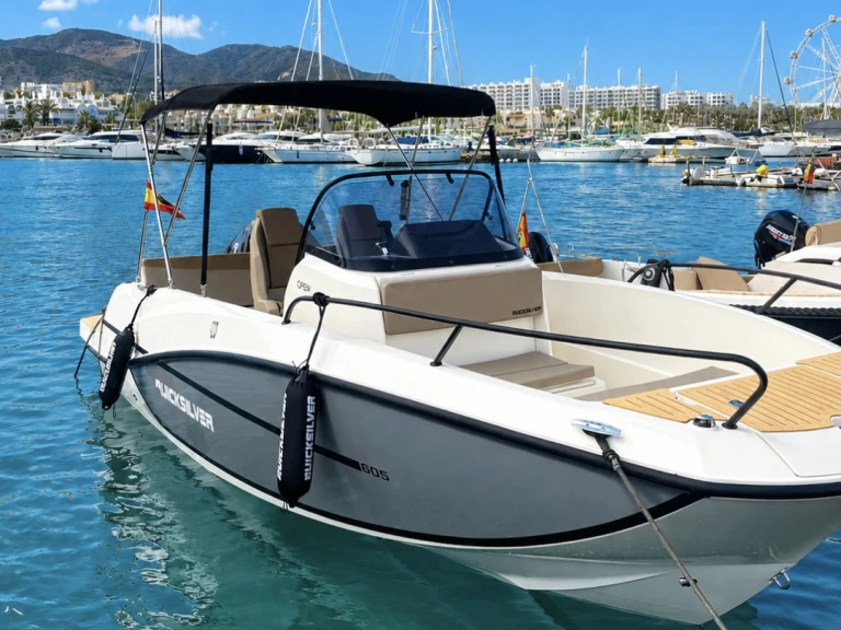 Bootverhuur Benalmádena goedkoop Activ 605 Open