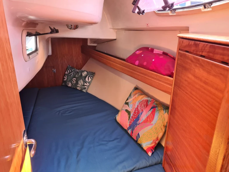 Bootverhuur Bavaria Bavaria 30 Cruiser in Port Pin Rolland via SamBoat